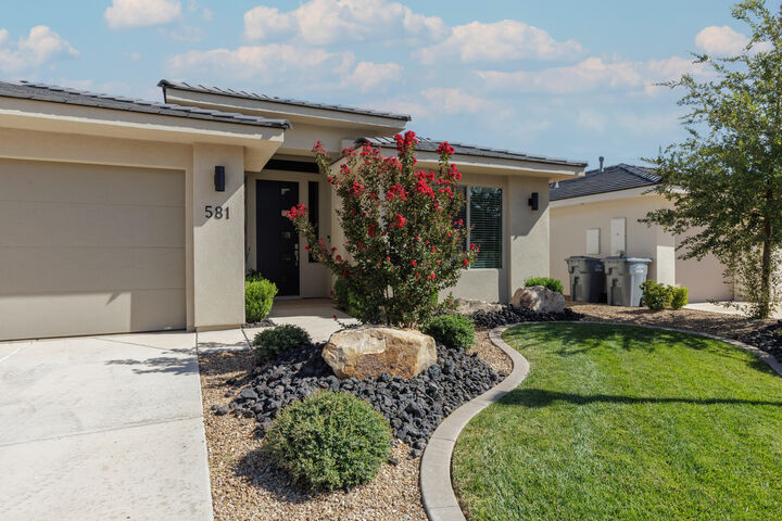 Property Photo:  581 S Orange Grove Dr S  UT 84780 