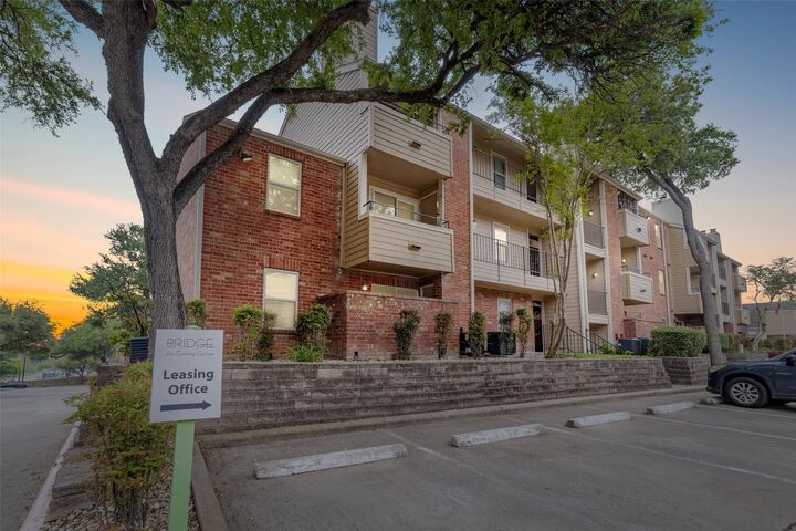 Property Photo: 2809 W William Cannon Drive E203 TX 78745