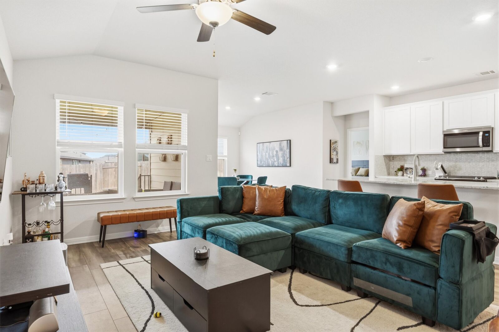 Property Photo:  162 El Capitan Loop  TX 78620 
