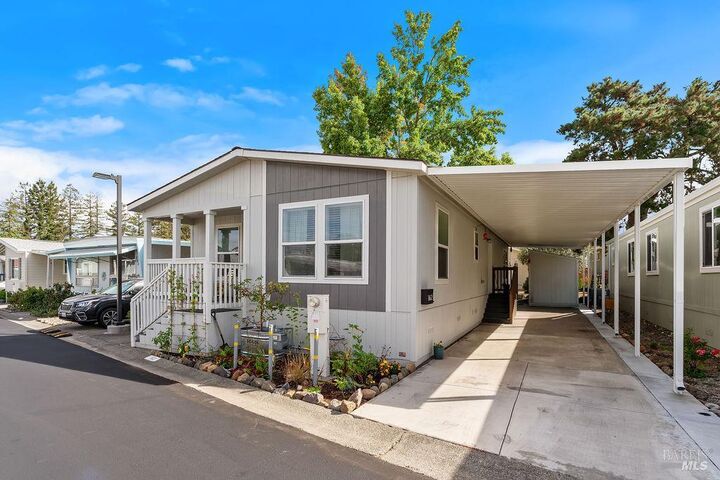 Property Photo: 162 Redwing Drive CA 95409