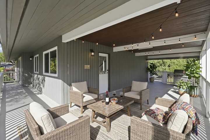 Property Photo: 210 W Murphy Drive BC V4M 3N9