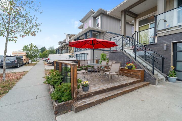 Property Photo: 45582 Meadowbrook Drive BC V2P 0G6