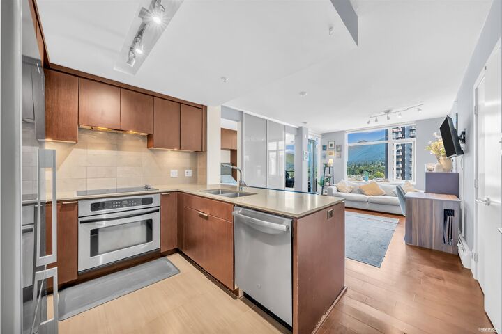 Property Photo: 158 W 13th Street 1301 BC V7M 0A7