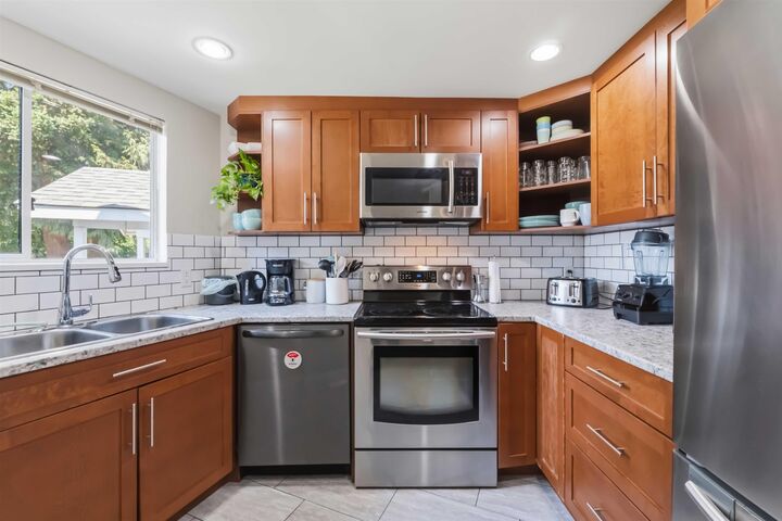 Property Photo: 19240 119 Avenue 8 BC V3Y 2E8