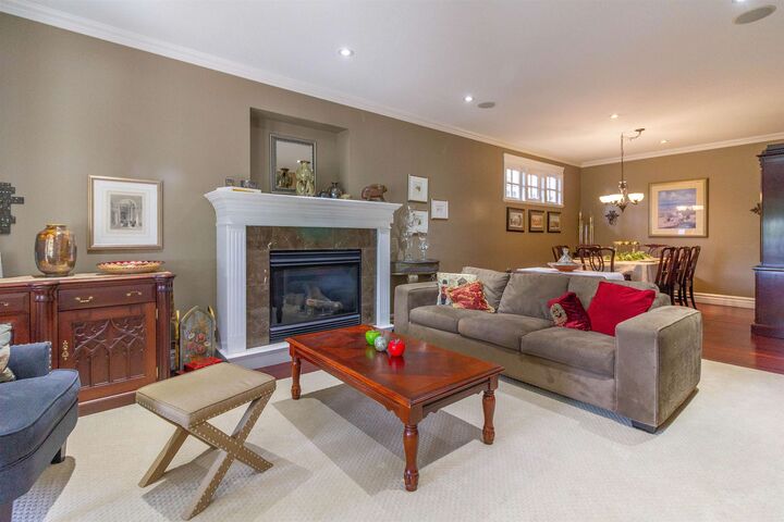 Property Photo: 358 E 14th Street BC V7L 2N6