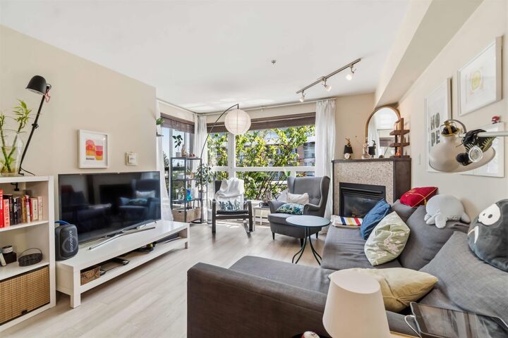 Property Photo: 3611 W 18th Avenue 202 BC V6S 1B3