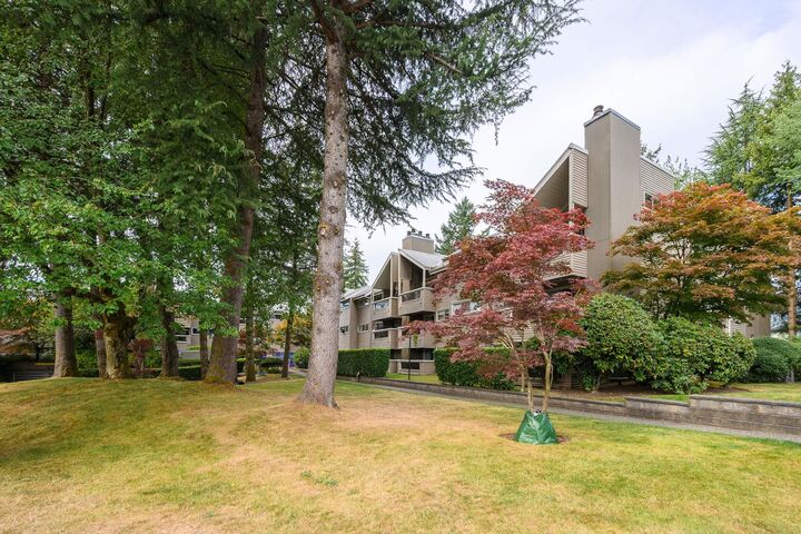 Property Photo:  932 Robinson Street 309  BC V3J 7R8 