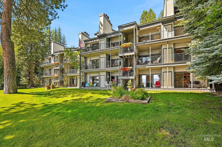 Property Photo:  1552 Warren Wagon Road 3  ID 83638 