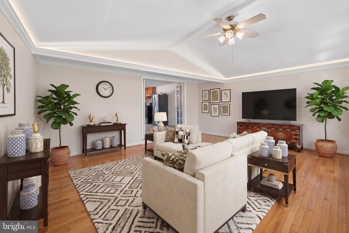 Property Photo:  5213 Montgomery Street  VA 22151 