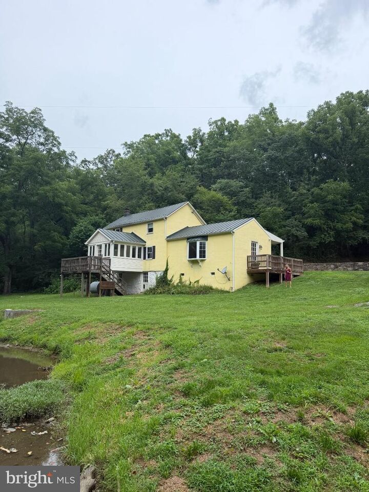 Property Photo:  33709 Clifton Farm Lane  VA 20184 