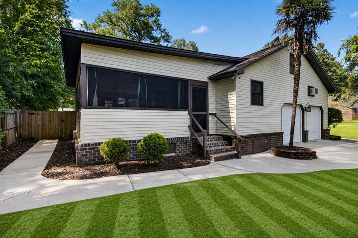 Property Photo:  295 Forest Circle  SC 29483 