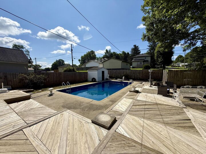 Property Photo: 537 Harrison Street OH 43764