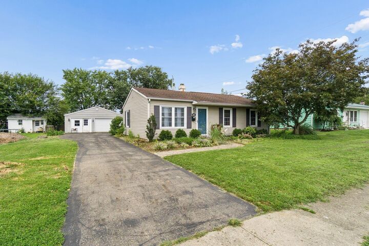 Property Photo: 370 Sunnyview Drive OH 43113