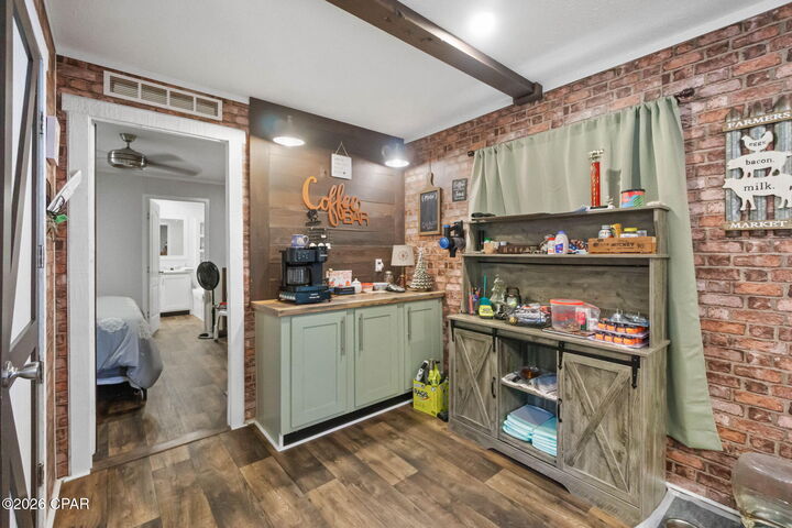 Property Photo: 3601 Metcalf Road FL 32462