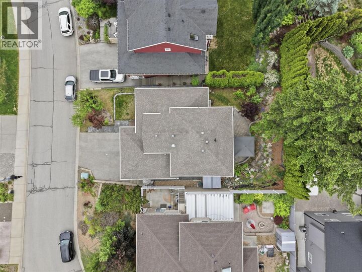 Property Photo: 444 Azure Place BC V2E 2R2
