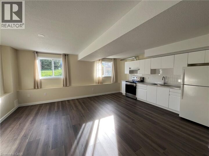 Property Photo: 716 Karlsfeld Road A ON N2T 2W4