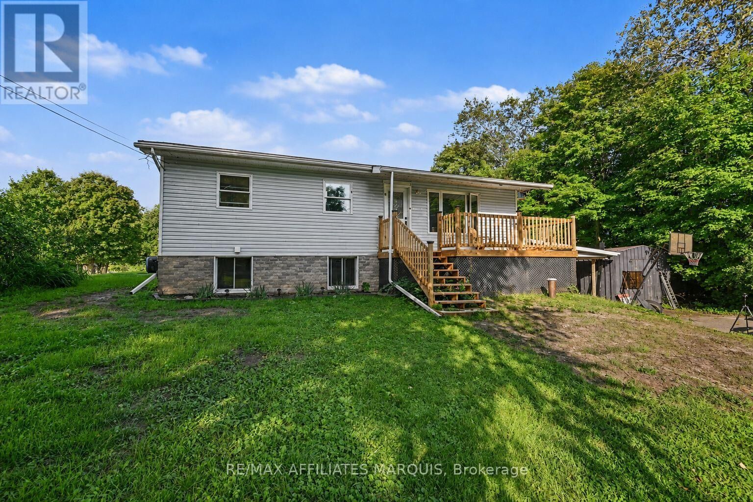 Property Photo:  10 Bay Road  ON K0G 1L0 