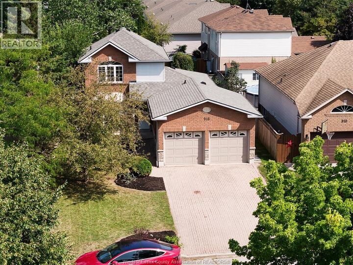 Property Photo:  916 Lemonwood  ON N9G 2R6 