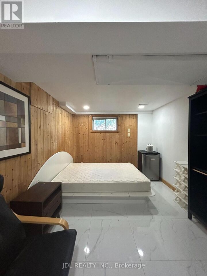 Property Photo:  110 Robinson St Street  ON L3P 1P1 