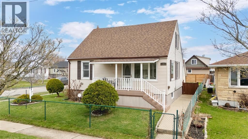 Property Photo:  748 Alexander Street  ON N7T 5G8 