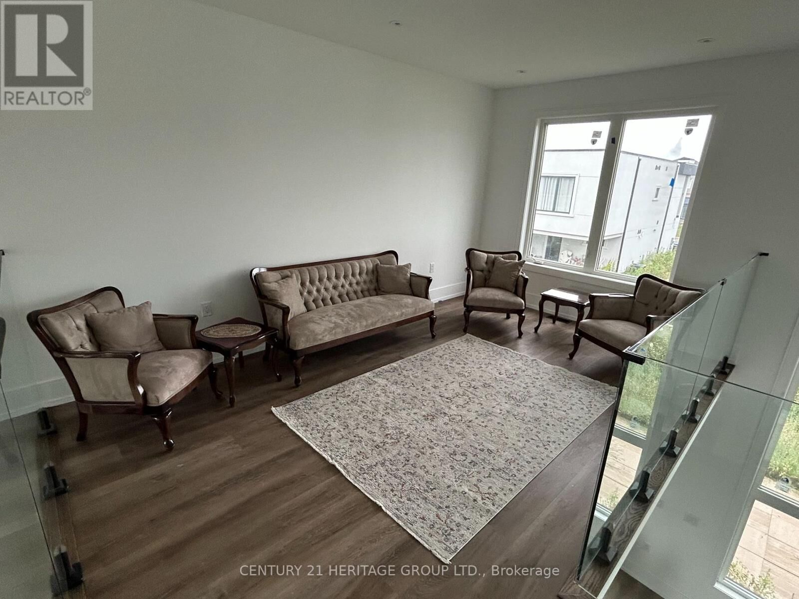 Property Photo: 3714 Quayside Drive ON L3V 8M9