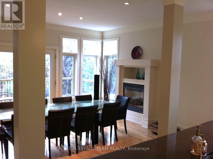 Property Photo: 291 Ferndale Avenue ON K1Z 6P9