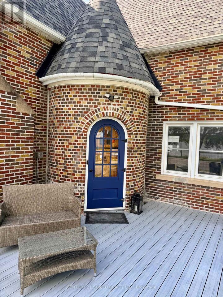 Property Photo:  1506 Montreal Road  ON K6H 1E8 