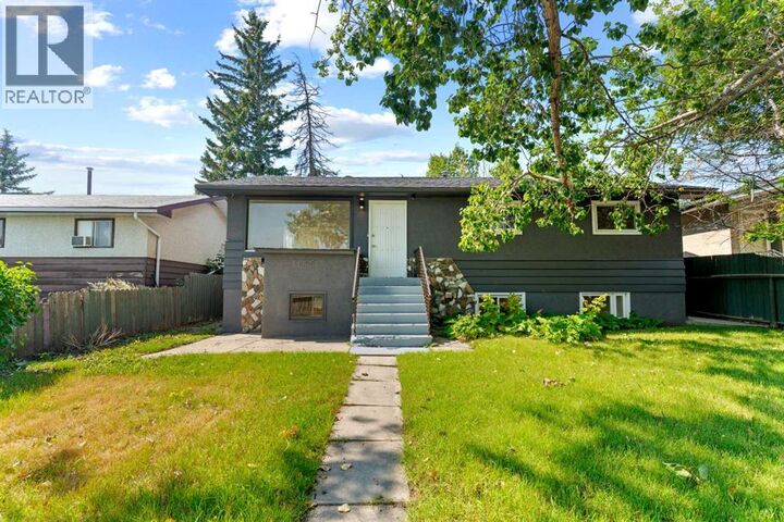 Property Photo: 1527 52 Street Southeast AB T2A 1T9