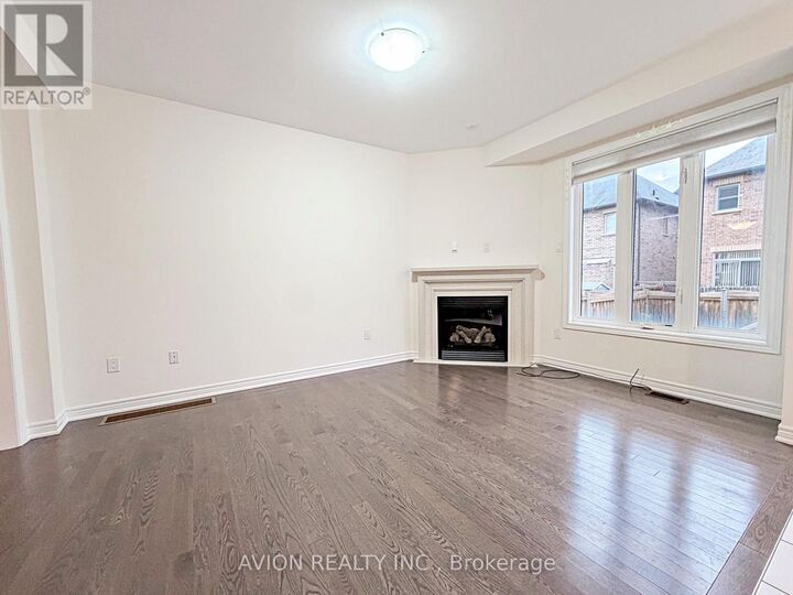 Property Photo:  124 Wilfred Murison Avenue  ON L6C 0S9 