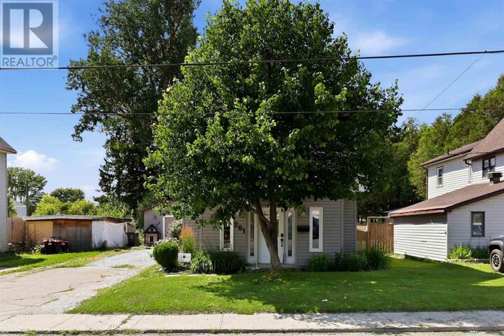 Property Photo:  261 Spruce St  ON P6B 2H2 