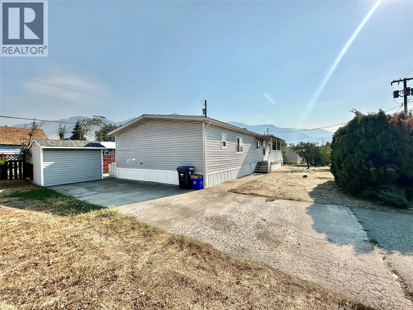 Property Photo:  908 Blakeborough Avenue  BC V0X 1N2 