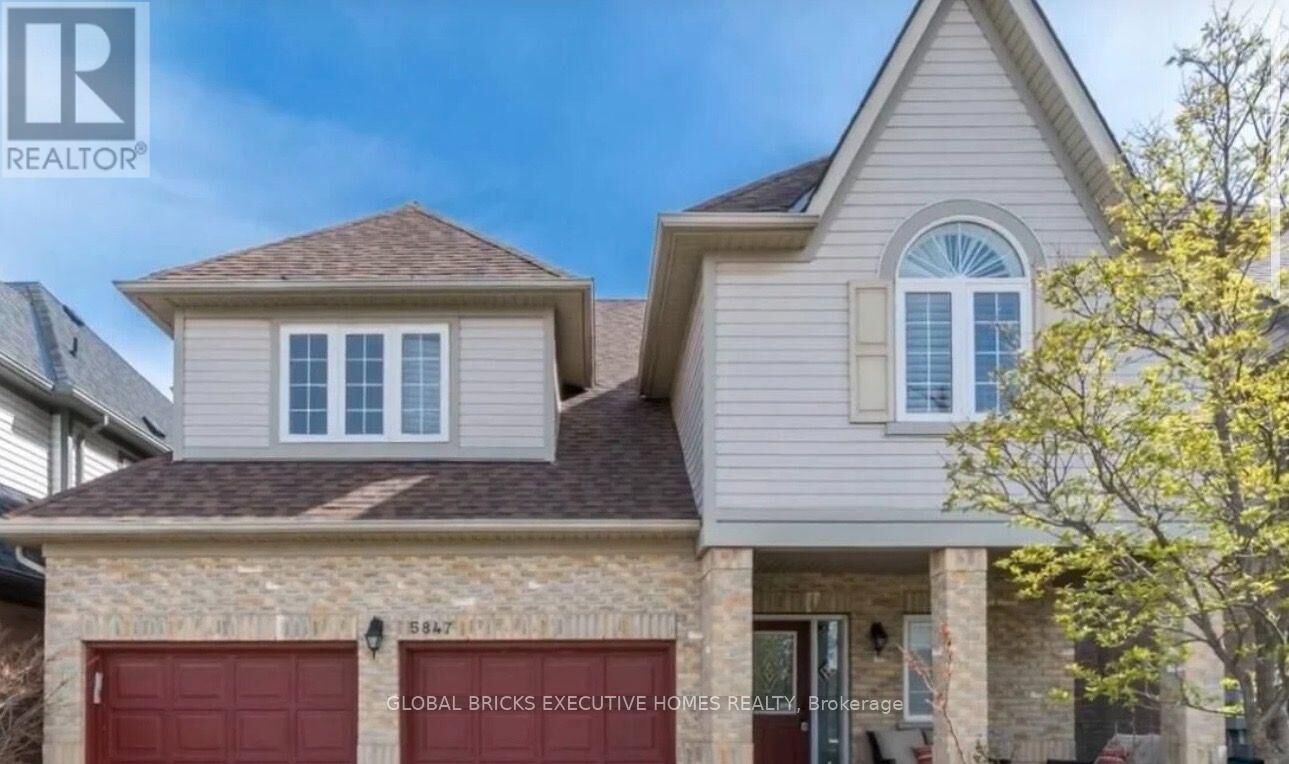 Property Photo: 5847 Summerside Drive ON L5M 6J5