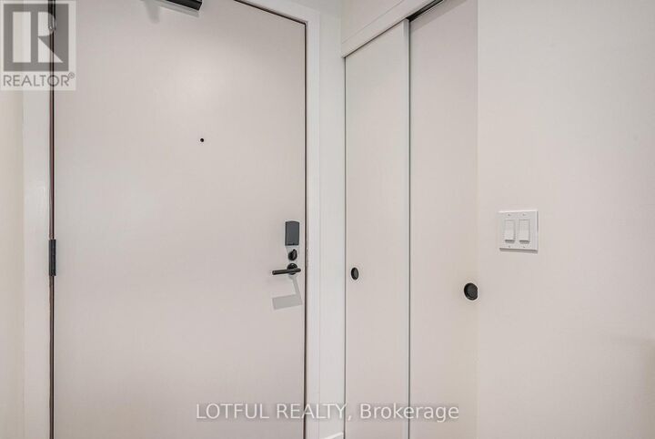 Property Photo: 560 Rideau Street 1305 ON K1N 5Z8