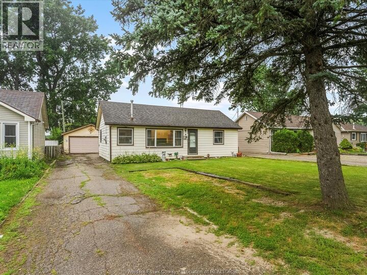 Property Photo:  4 Standaert Road  ON N7M 5J7 