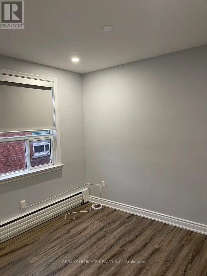 Property Photo:  749 Marlee Avenue 2  ON M6B 3J8 