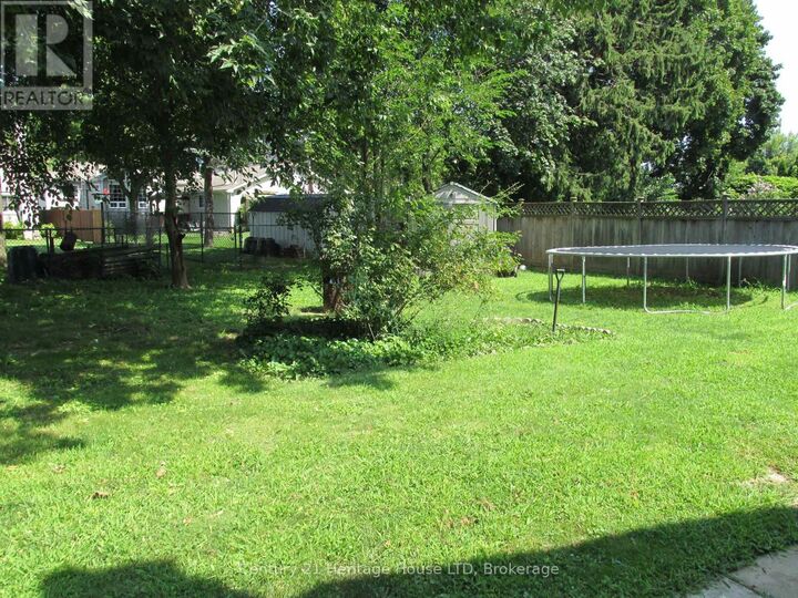 Property Photo: 3 Melba Road ON L2M 4P5