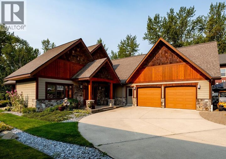 Photo de la propriété: 903 Redstone Drive BC V0G 1Y0