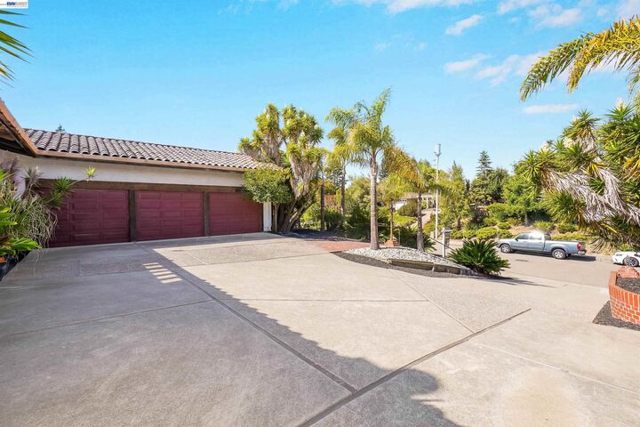 Property Photo: 16989 Brierly Ct CA 94546