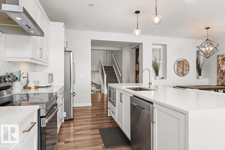 9340 226 Street NW — photo 1