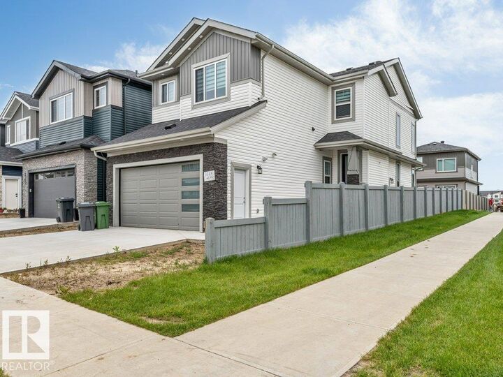 Property Photo: 42 Ave Avenue 3525 AB T4X 3G4