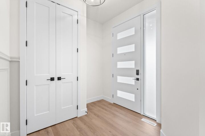 Property Photo:  11 Arthur Way  AB T7X 0Y4 