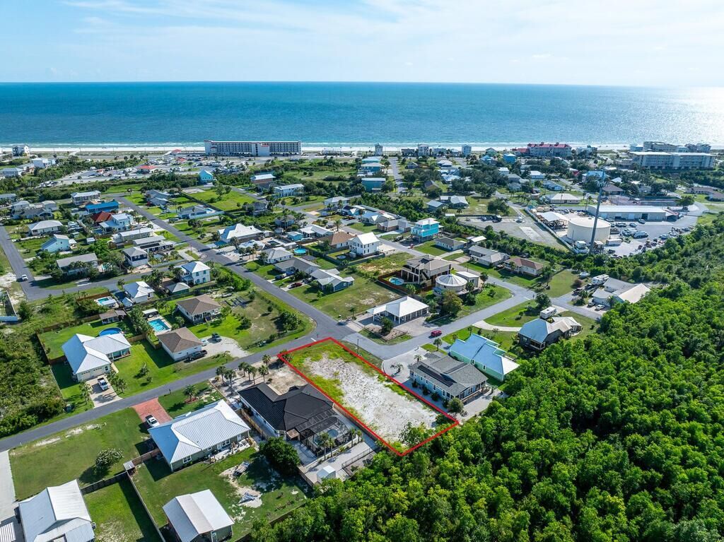 Property Photo:  300 Bailey Ln  FL 32456 