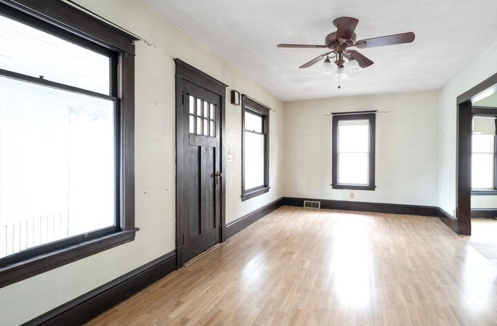 Property Photo:  672 Maryland Avenue W  MN 55117 