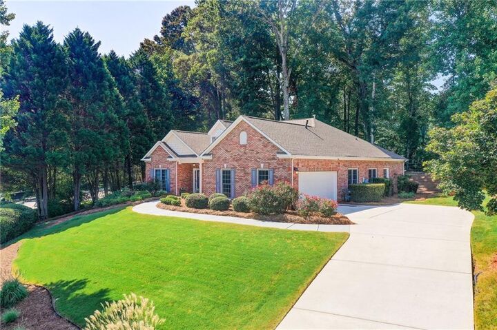 Property Photo: 4903 Eagles Ridge Loop GA 30038