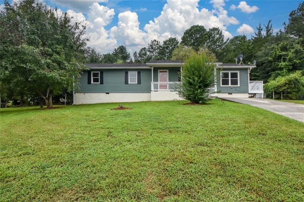 Property Photo:  1745 Overlook Way SW  GA 30094 