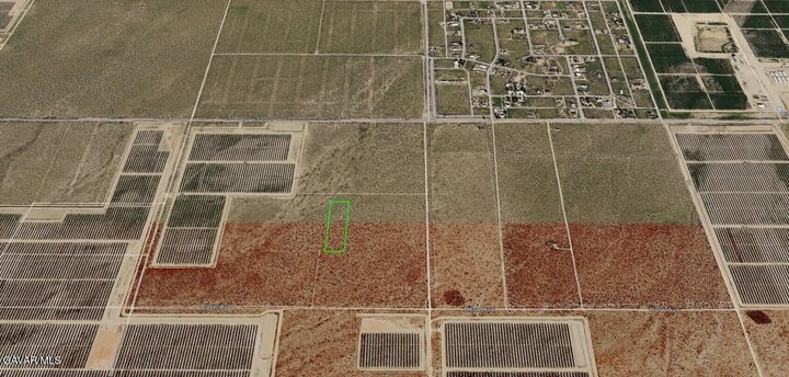 Property Photo: 1 S/O Philipps Rd &Amp W/O Cheyenne CA 93501