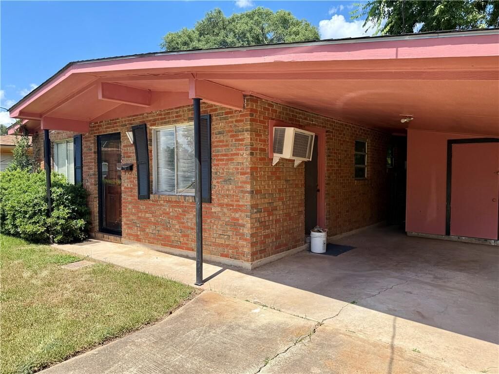 Property Photo:  4809 Neil Street  LA 71302 