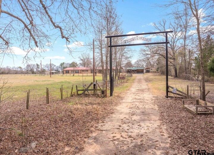 Property Photo:  5015 Fm 726  TX 75645 