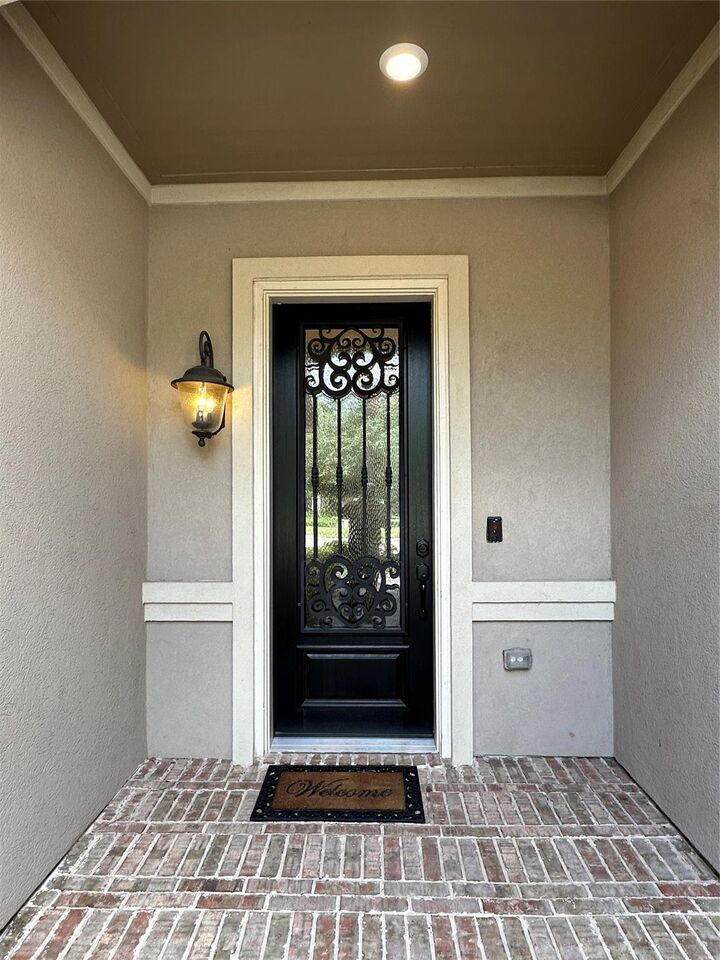 Property Photo: 11 Silver Rock Drive TX 77375