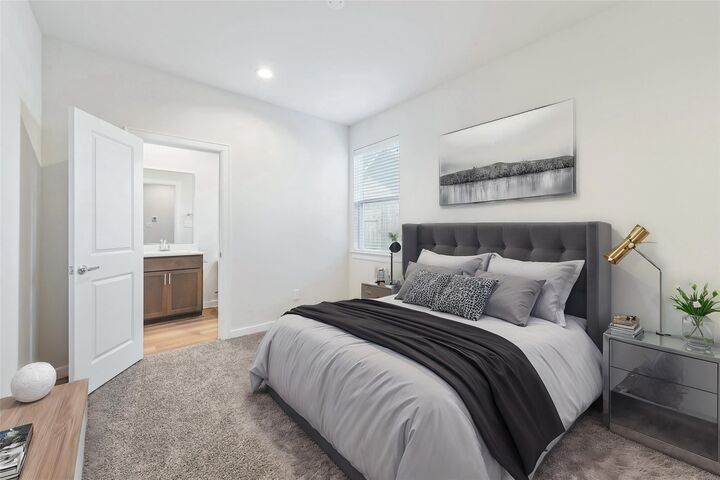 Property Photo: 1013 Erin St Street U-V TX 77009